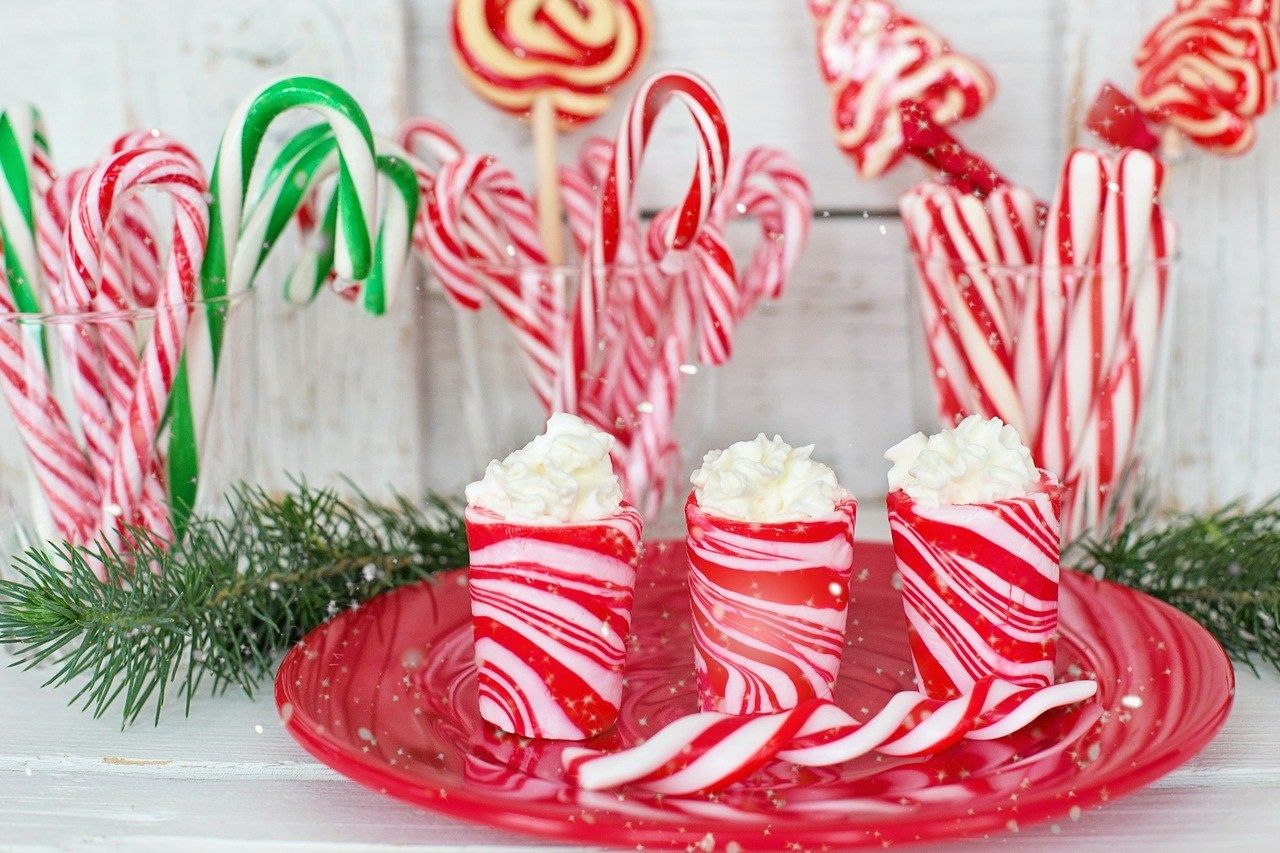 1576076571 33 candy cane 2