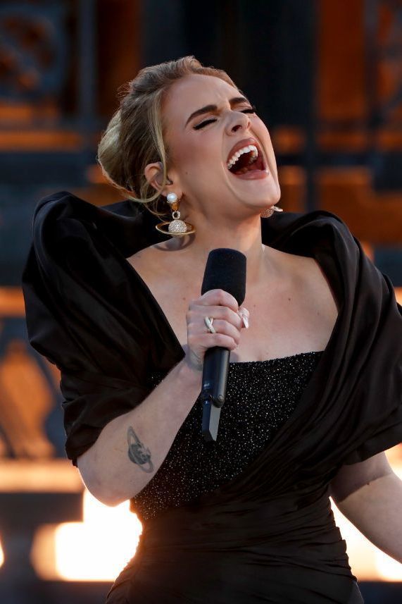 Adele sings old favourites and new songs at the Griffith Observatory in Los Angeles, USA.