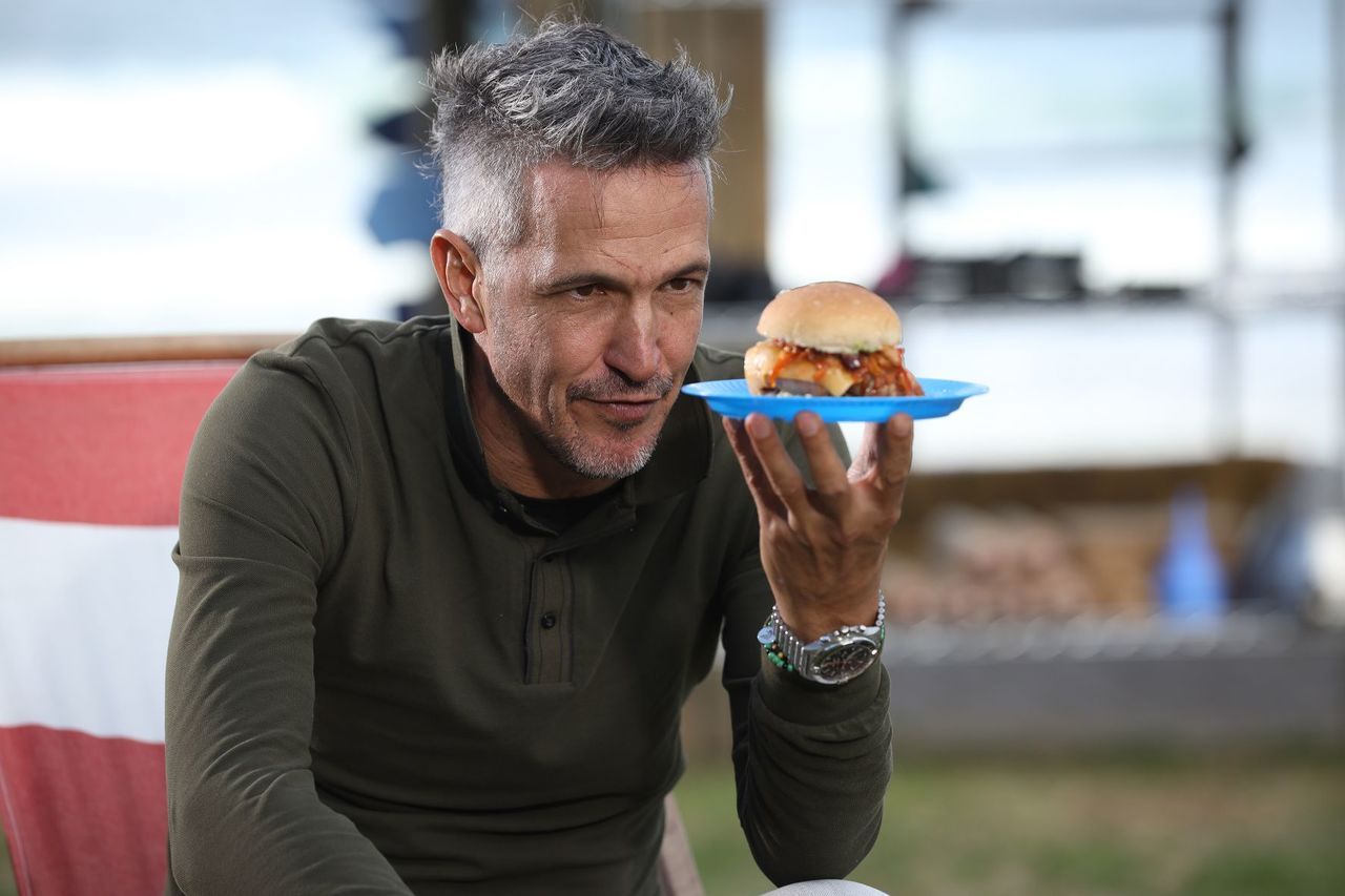 Burgers on the beach – My Kitchen Rules SA